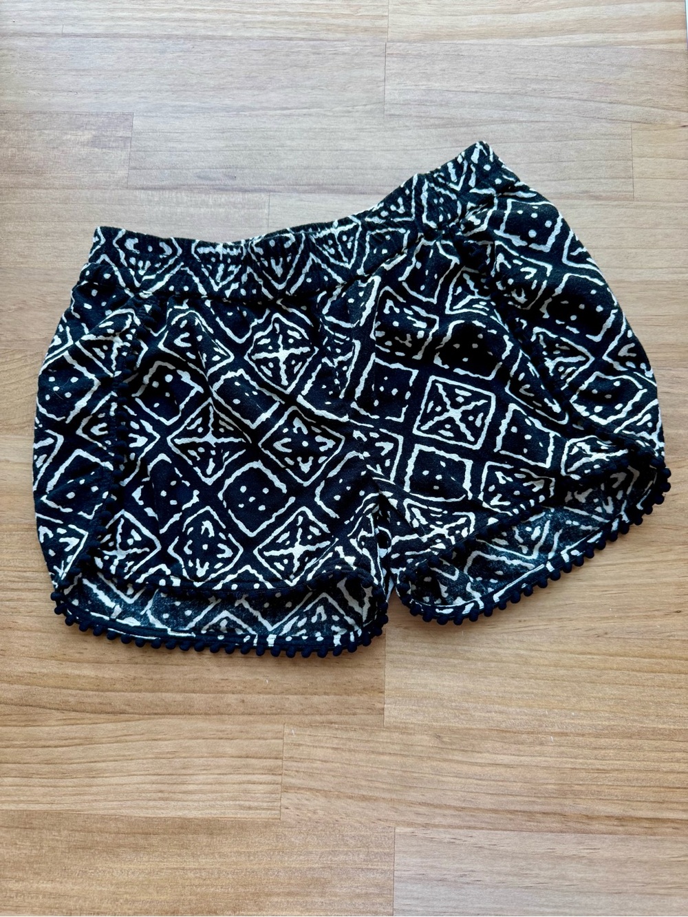 Madewell Tiny Black and White Pattern Printed Pom-Trim Shorts